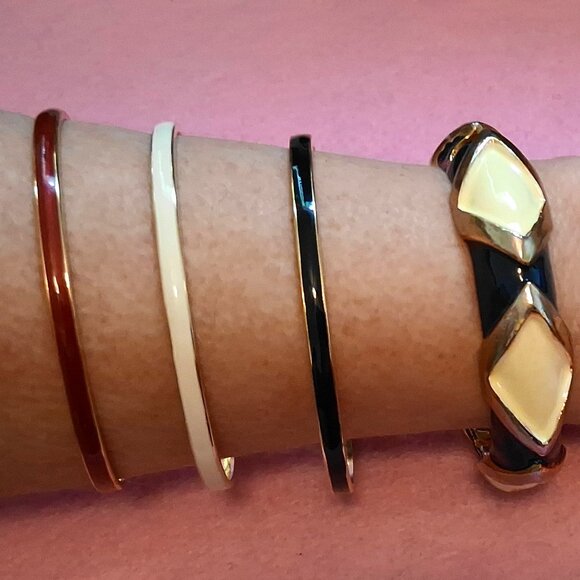 Bangle Bracelets -- Enamel -- Set of 4 -- 2 3/4" Diameter -- Red White Blue - Picture 3 of 11